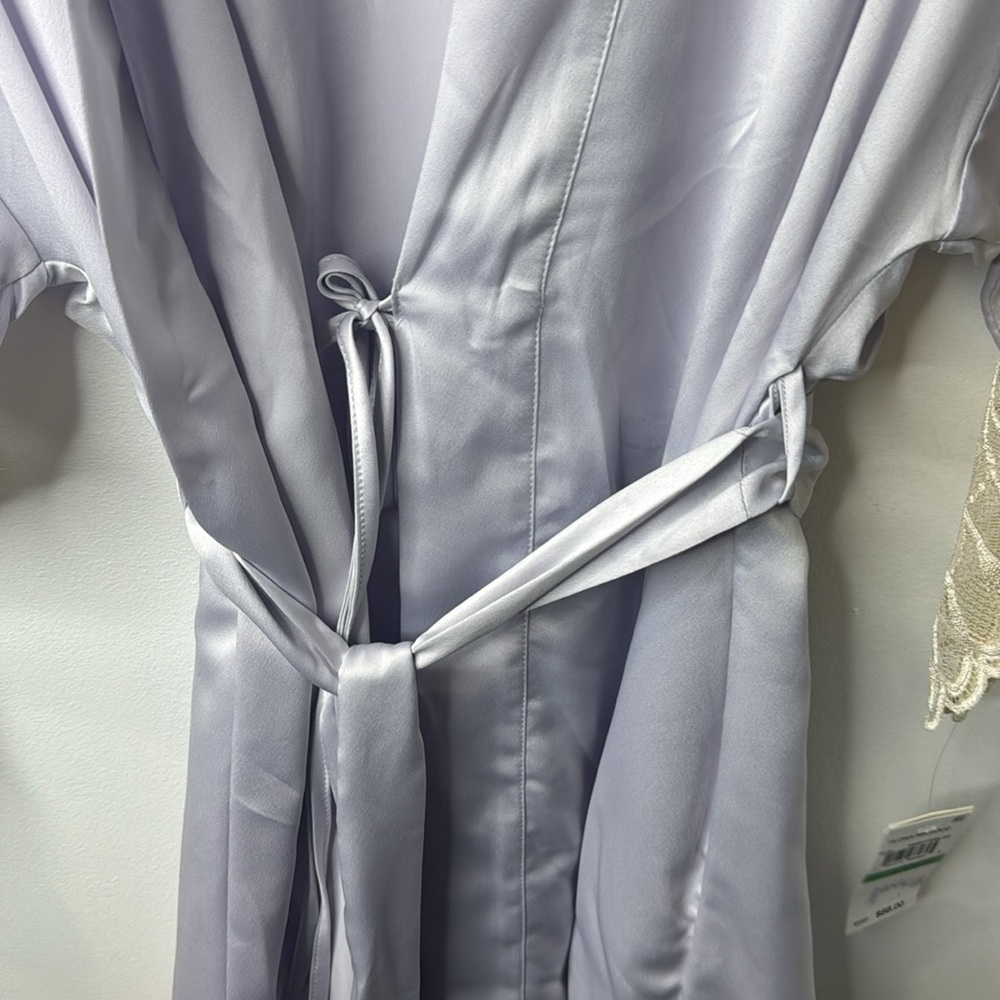 New Silk Robe - Picture 3 of 5